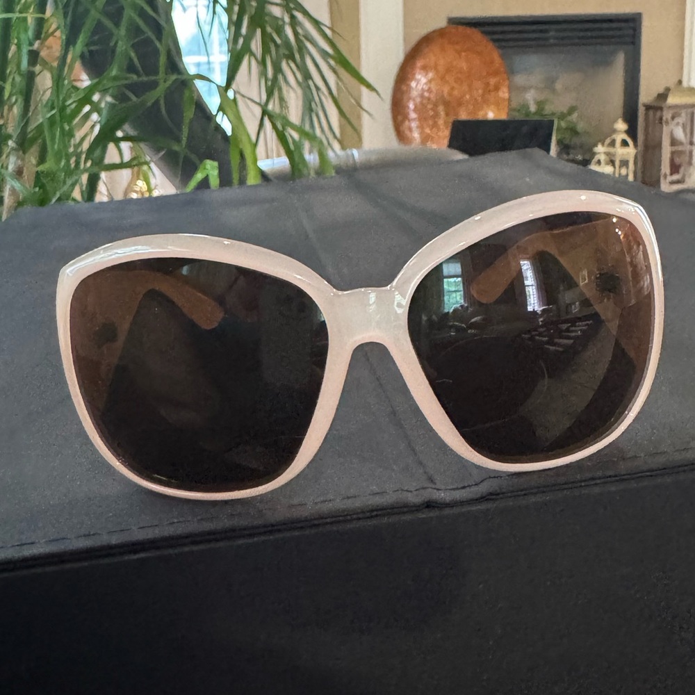 Rare vintage oversized Gucci Chic Pink Sunglasses